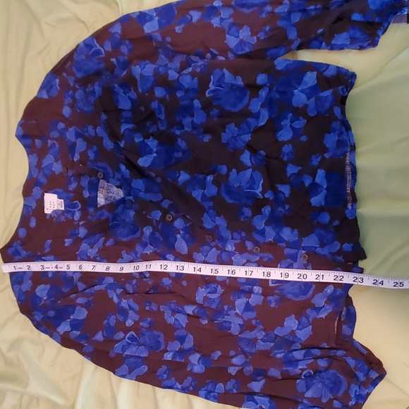 Rayon floral blouse - Picture 7 of 9